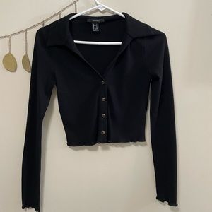 black long sleeve crop top